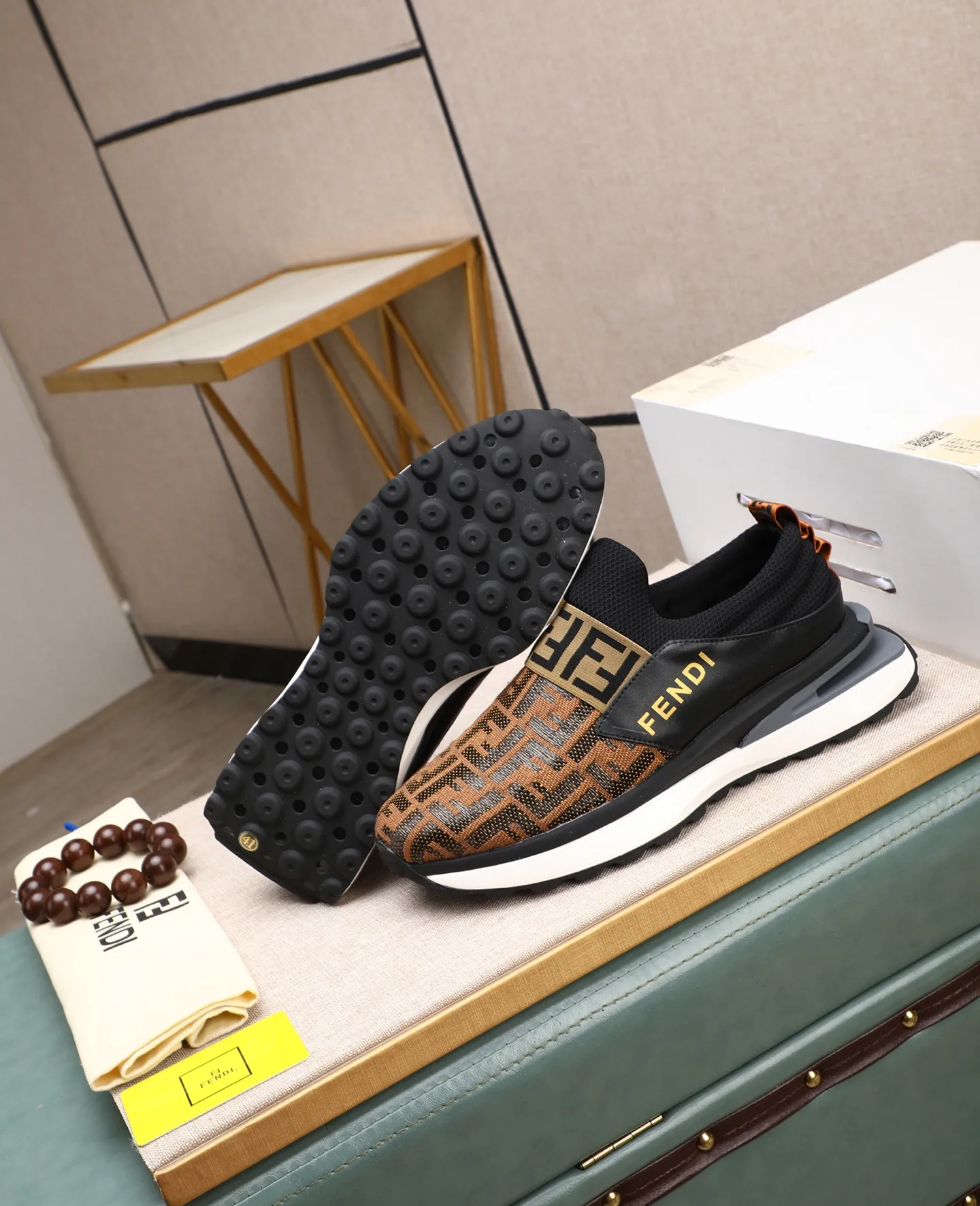 Men's shoes 💰460🕷🕷[FENDI] Fendi fashionable casual men's shoes 🇨🇳Original official website 1:1 model opening, new models are available first 💯Not high-profile but avant-garde, simple About low-key and fashionable, super versatile style 🌿 Made of original cowhide ➕ Pigskin lining 🎋 The version is comfortable on the feet, so rigorous for any small place, and the workmanship is first-class 🍍38-44 Large quantities in stock